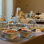 Enclos De L'evêché Bed & Breakfast