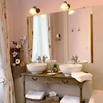 Bed & Breakfast Enclos De L'evêché