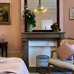 Enclos De L'evêché Bed & Breakfast