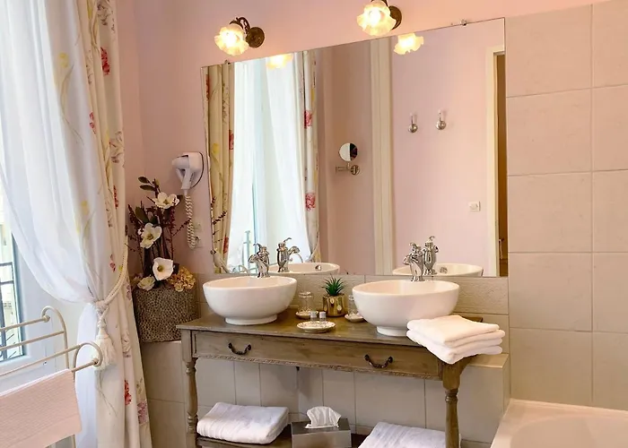 Bed & Breakfast Enclos De L'eveche